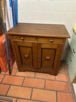 Antiker Schrank, guter Zustand