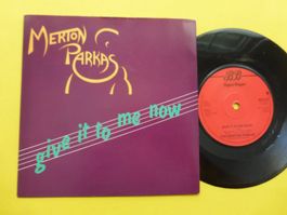 The Merton Parkas – Give It To Me Now