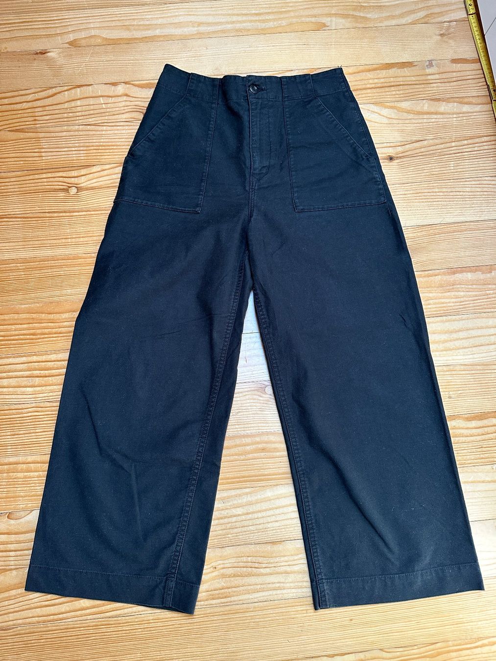 Volcom Pantaloni: Volcom Hose Stoff schwar Grösse 29 – Usato da Gümmenen venduto da FelizitasHermann