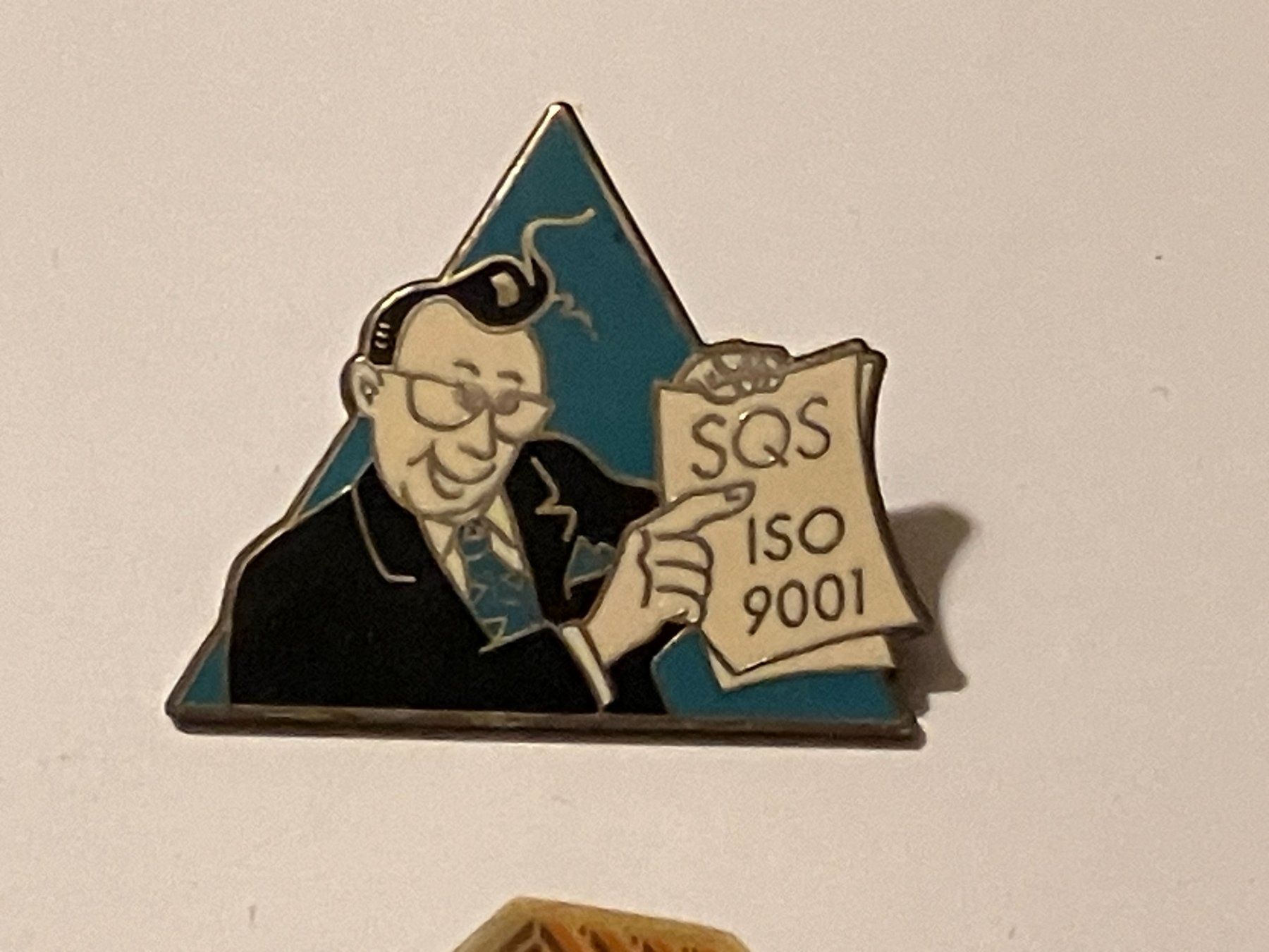 Placchette & Badge: 1 Pin SQS Iso 9001 – Usato da Basel venduto da djwwpp