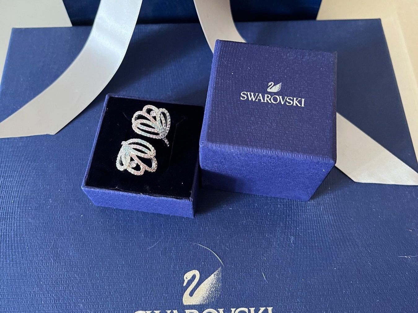 Swarovski Anelli: Swarovski statement Ring Gr 52. neu mit Box – Nuovo (secondo la descrizione) da Kirchleerau venduto da Piroska05 3