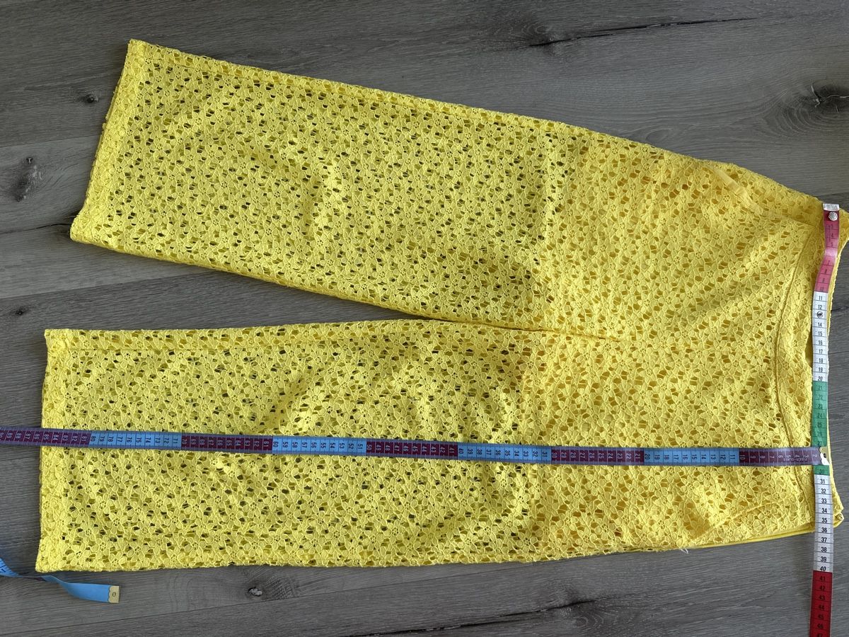 Pantaloni: Pantalon jaune en dentelle – Nuovo (secondo la descrizione) da Biel/Bienne venduto da TanyaM02 5