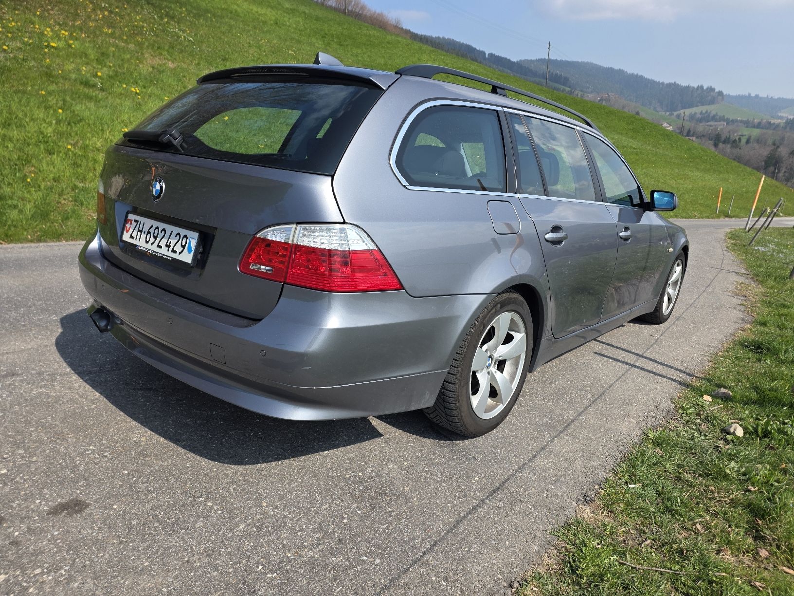 BMW Autos: Bmw 525i Turing Steptronic – Gebraucht aus Oetwil am See von Huk_6w86 5