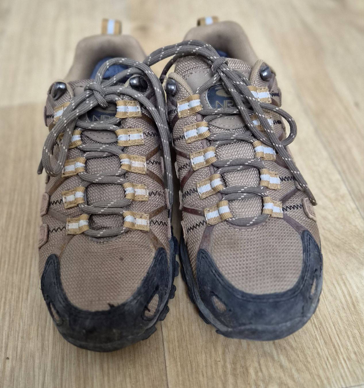 Scarpe da donna: Wanderschuhe, Grösse 38 – Usato da Adliswil venduto da Hortulano