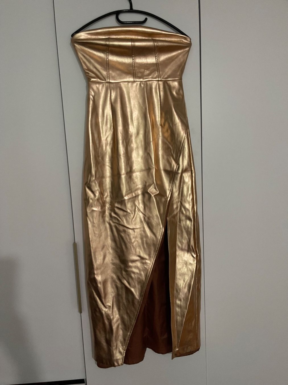 Robes: Magnifique robe en cuir – Neuf (Voir description) à Genève par Annilu 1
