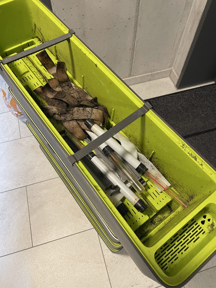 Blumentöpfe: 4 flower pots + holders – Gebraucht aus Au ZH von use_jgn2 4