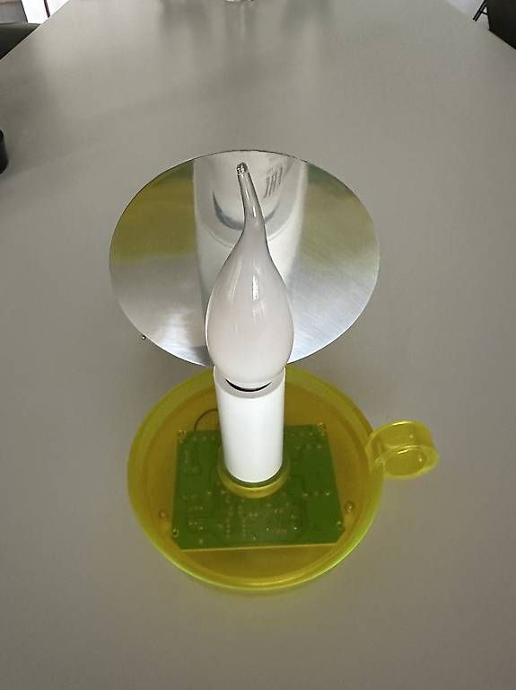 Flos Lampade: FLOS B.L.O. Nachttischlampe (Marcel Wanders) – Usato da Schwerzenbach venduto da WorldBuzz 1