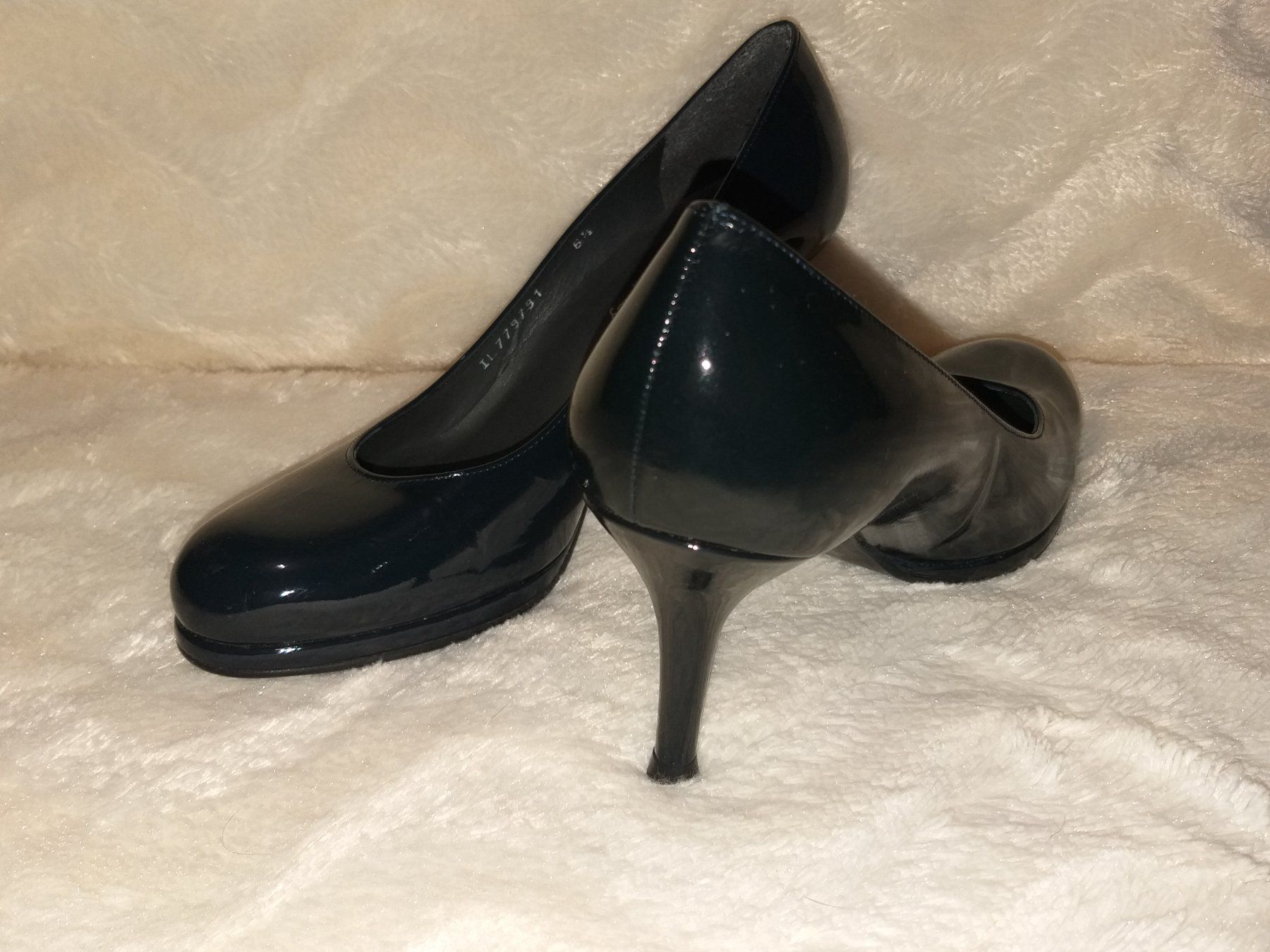 Stuart Weitzman Scarpe da donna: Escarpin STUART WEITZMAN Pointure/Nummer 39,5  NP ca. 400.-- – Usato da Cossonay-ville venduto da Super-Price-Quality 1