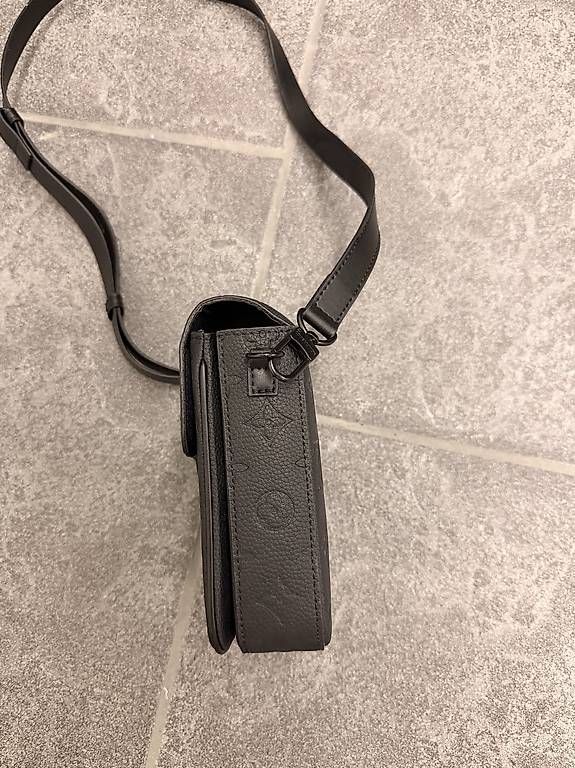 Louis Vuitton Borse: Umhängetasche LV Schwarz – Usato da Feldbrunnen venduto da mas_g2qr 1