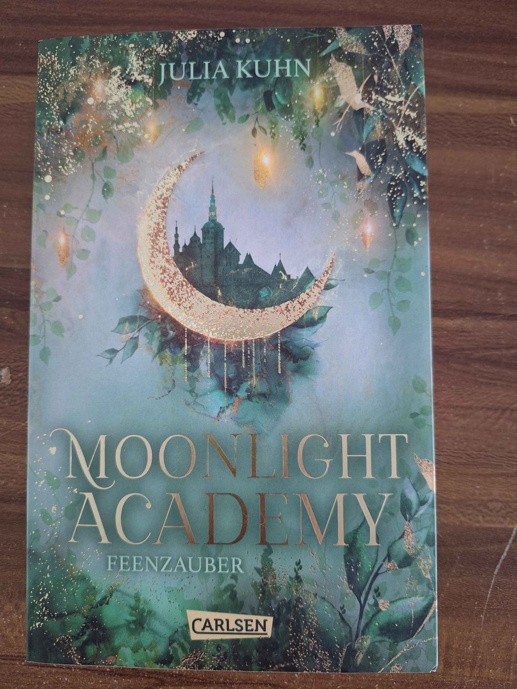 Bücher: Moonlight Academy Band 1  mit Farbschnitt – Gebraucht aus Grenchen von LadyCalis
