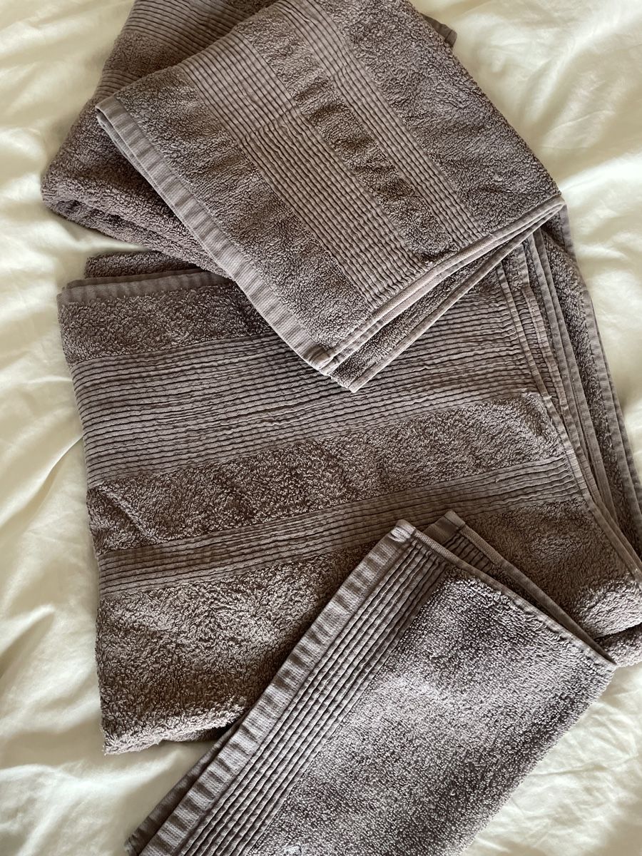 Calvin Klein Teli da bagno: Calvin Klein Frotteetücher – Usato da Richterswil venduto da Wildampfer 2