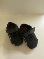 Schwarze Puma Babyschuhe mit Klettverschluss Gr. 19