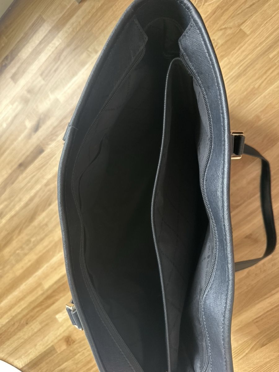 Borse da donna: Micheal Kors schwarze Shopper mit Laptopfach – Nuovo (secondo la descrizione) da Dübendorf venduto da nin_pw2s 1