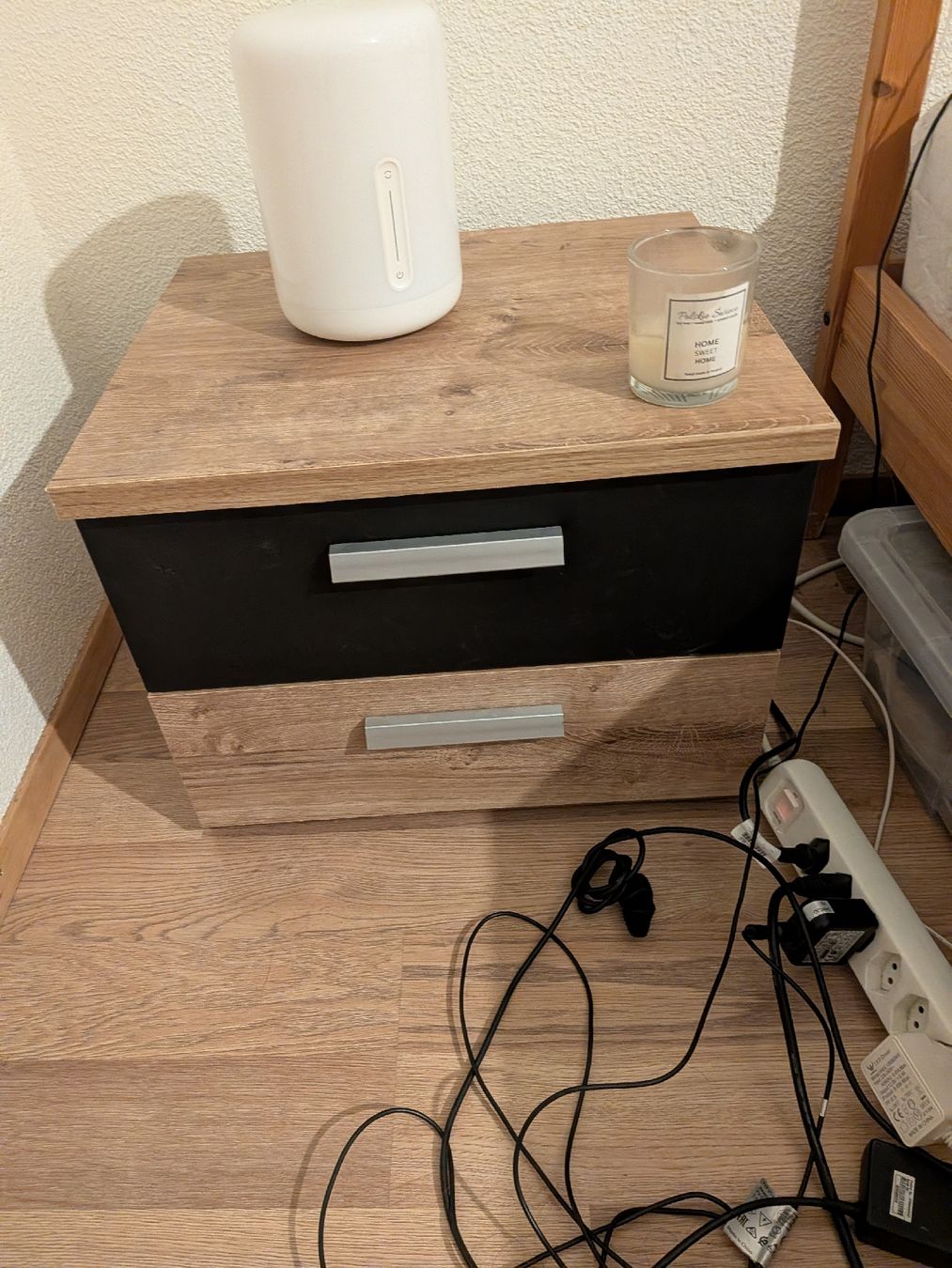 Nachttische: nightstand – Gebraucht aus Zürich von tysia2512