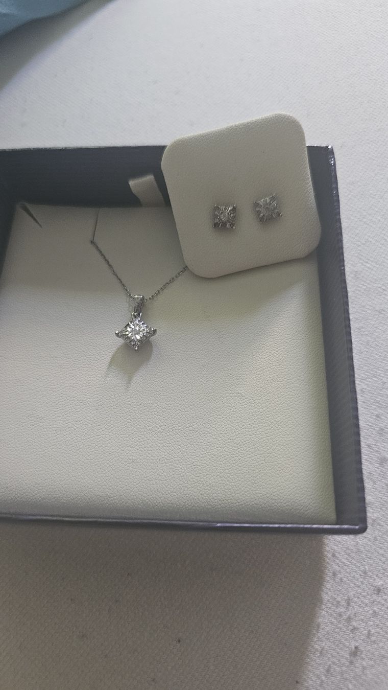 Sonstiger Schmuck: Kette und Ohrring. mit Diamanten – Neu und originalverpackt aus Effretikon von rinuom01 4