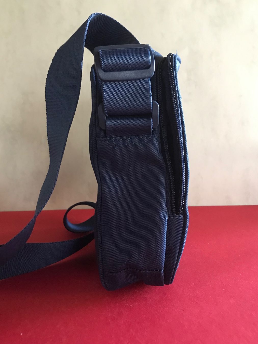 Borse da donna: Tasche robuste dunkelblaue Umhängetasche CONVERSE – Nuovo (secondo la descrizione) da Däniken SO venduto da allerlei54 7