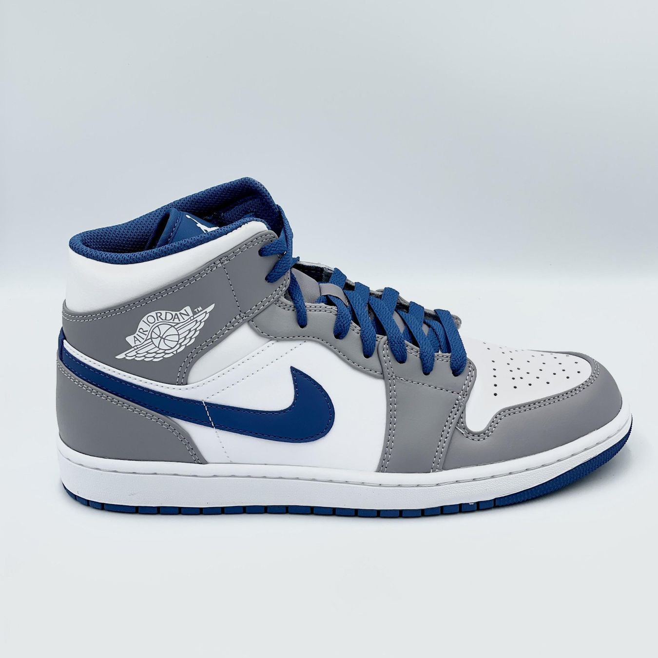Jordan Herrenschuhe: Nike Air Jordan 1 Mid True Blue EU 44 – Neu und originalverpackt aus Erlinsbach von sasneakers 1