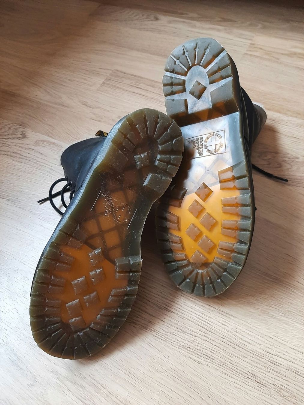 Dr. Martens Damenschuhe: Dr. Martens 1460 Serena – Gebraucht aus Neuchâtel von col_6rbm 5