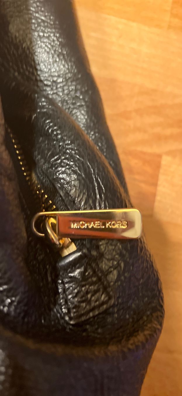 Michael Kors Borse da donna: NEUWERTIG***M. KORS TASCHE***ECHT LEDER SCHWARZ*** – Nuovo (secondo la descrizione) da Zürich venduto da Ceca52 5