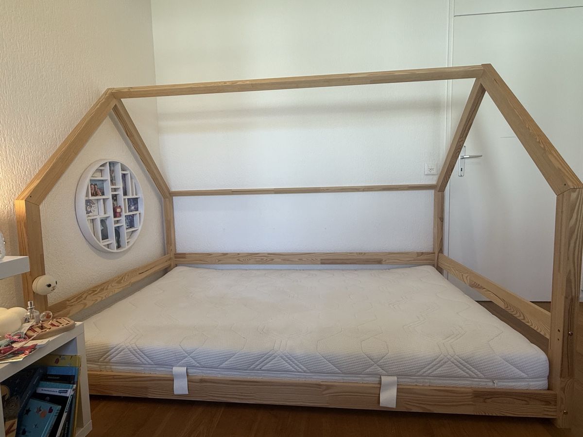 Betten: Kinder Holz Bett 120 x 200 – Gebraucht aus Würenlos von fmfamos