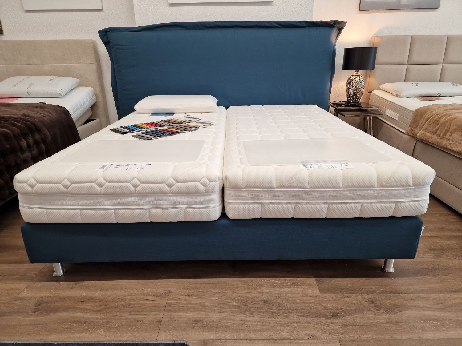 Betten: Boxspringbett in der Ausstellung in Marin – Neu (gemäss Beschreibung) aus Oensingen von directshop24 1