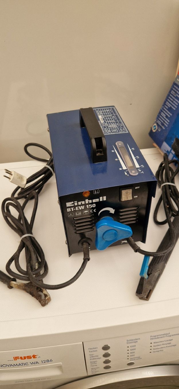 Einhell Saldatori: Einhell BT-EW 150 Elektrodenschweissgerät – Usato da Romanshorn venduto da fag_gnd6