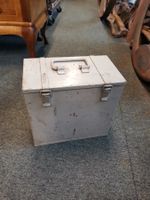 Alte Metallkiste, Alte Kiste, Alte Eisenkiste, Kiste, Box