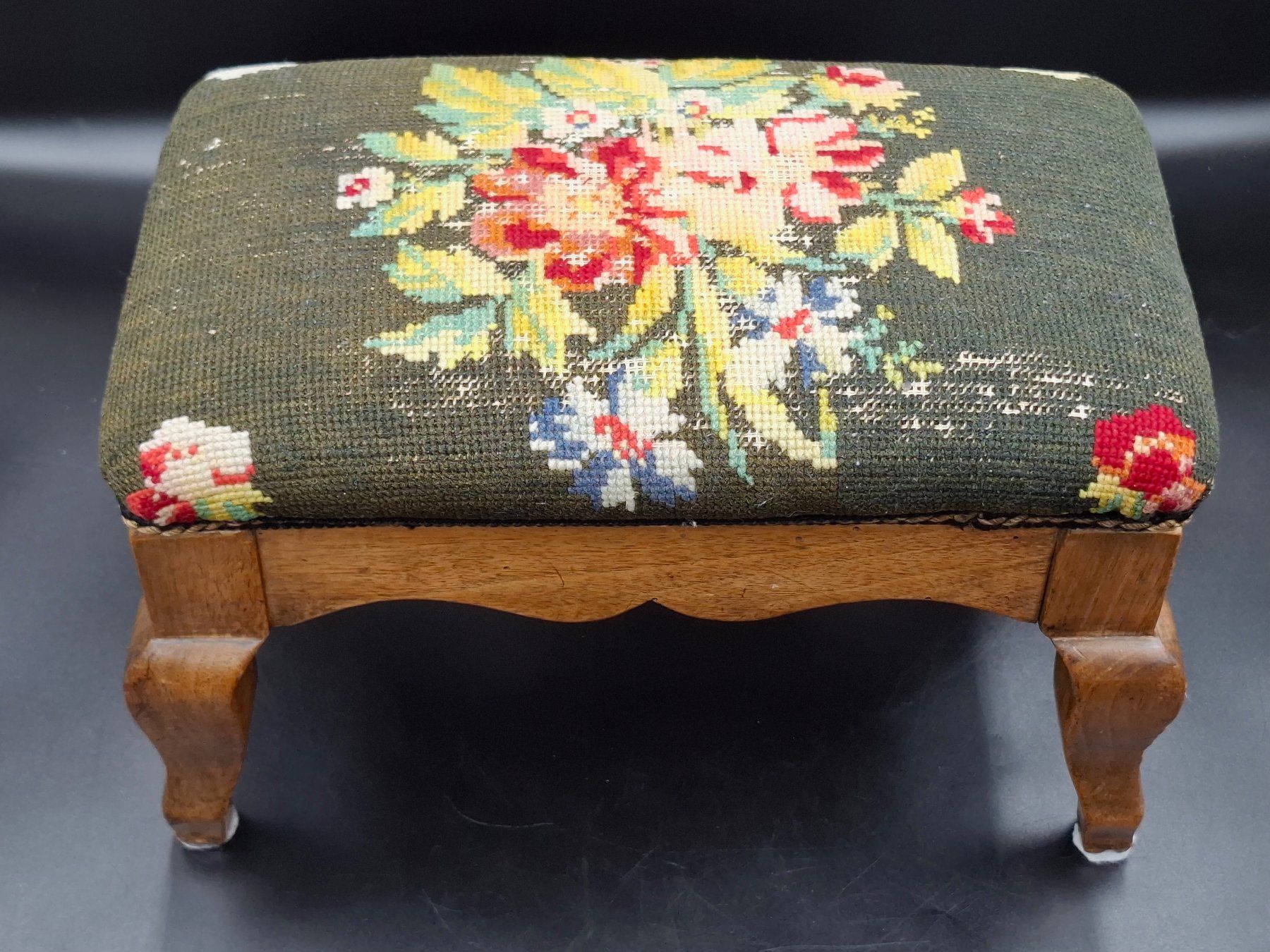 Sgabelli: Vintage Fusshocker viktorianischen Stil – Usato da Zürich venduto da bruzolda 2