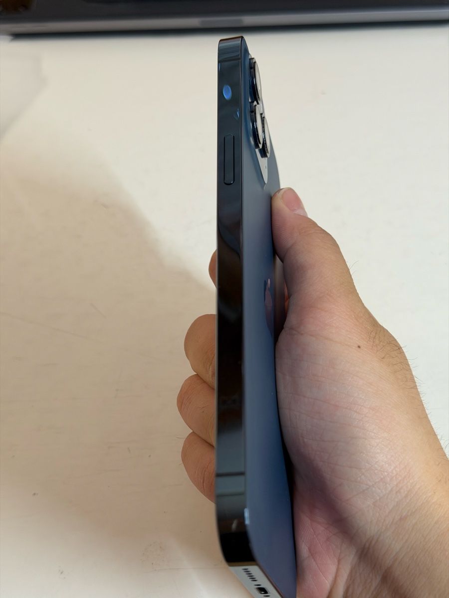 Apple Handys / Smartphones: Komplett iPhone 12Pro Max Blau Gehäuse Pulled  – Gebraucht aus Chur von beverlyone 2
