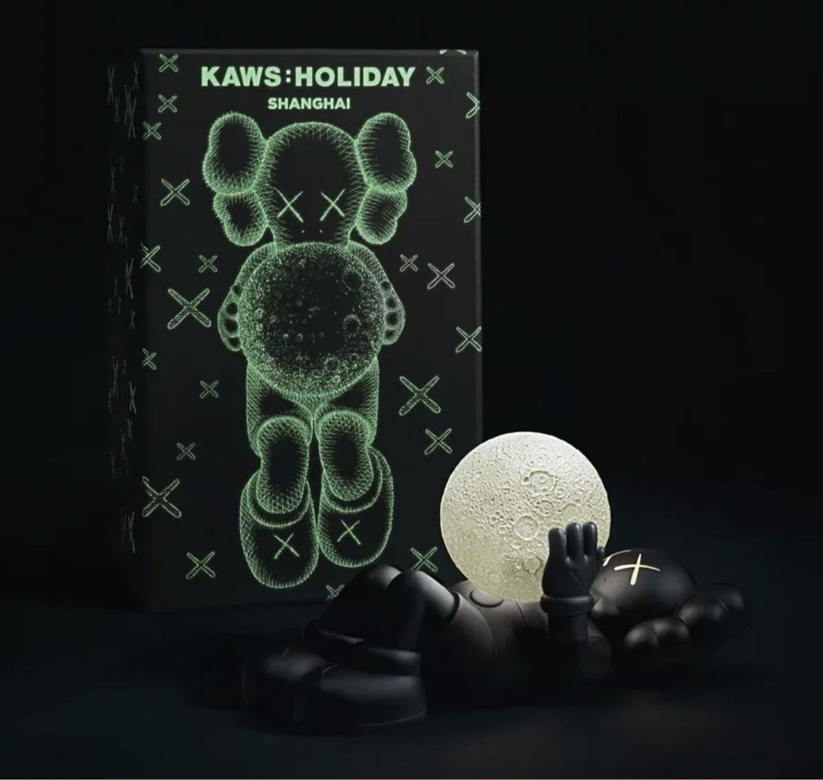 Statuette: Kaws holiday Shanghai (black) – Nuovo e nell'imballaggio originale da Lausanne venduto da Tintin032 1