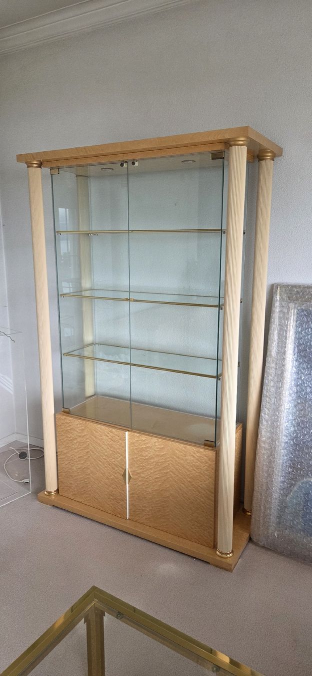 Vitrinen: Grosse Vitrine – Gebraucht aus Wädenswil von Greatstuff