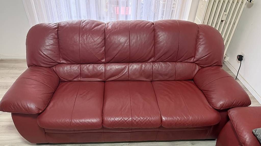 Sofas: Rote 3-Sitzer Sofas/75.-pro Sofa beide Sofas 150.- – D'occasion à Olten par aurella 1