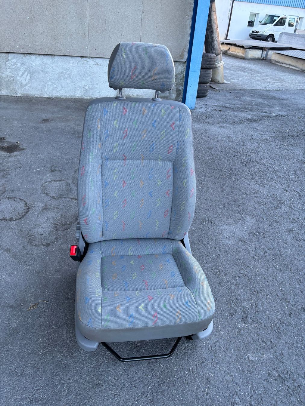 VW Tutti pezzi di ricambio auto: VW T5 Fahrersitz – Usato da Gams venduto da mir_n5kk