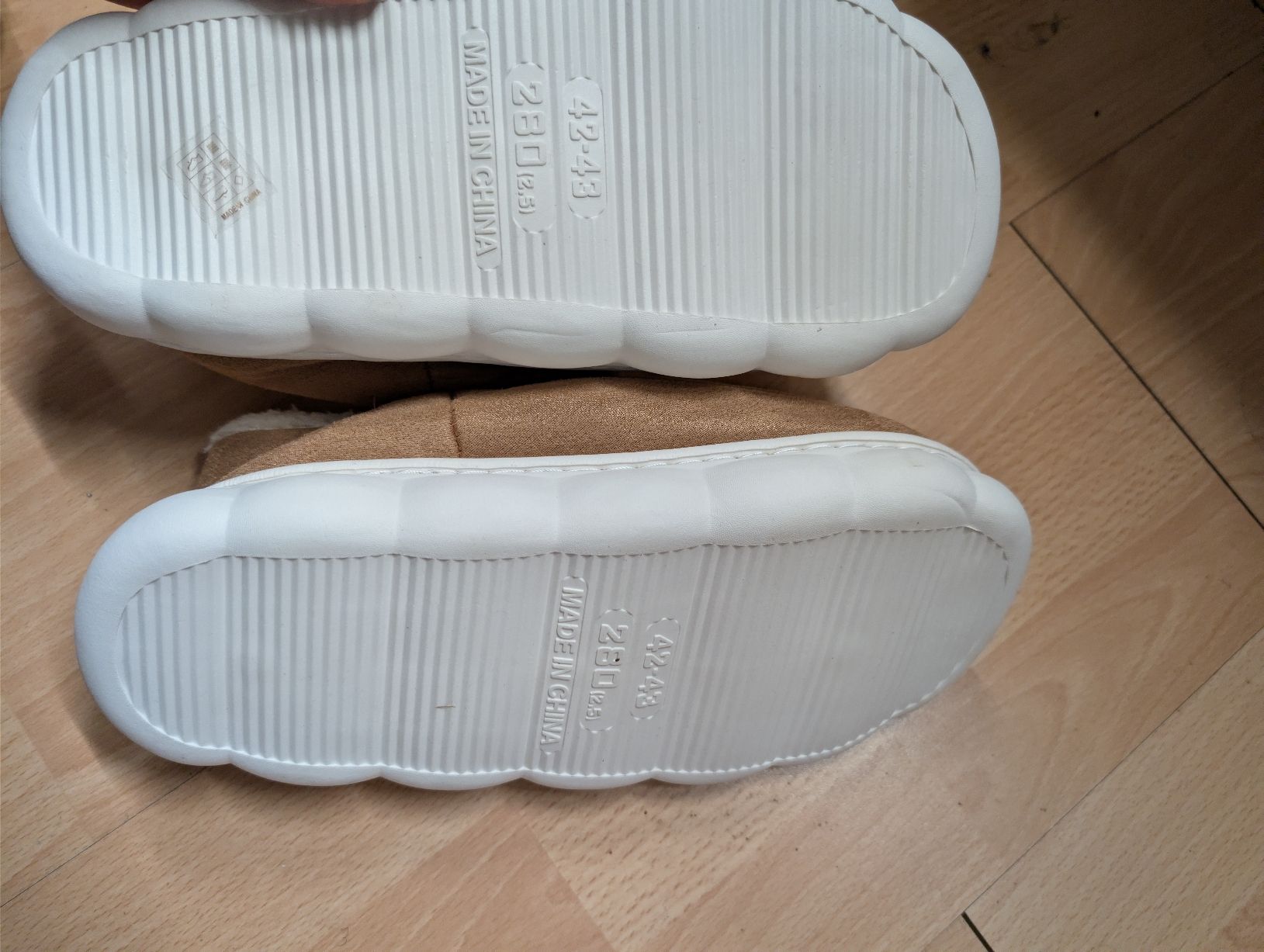 Herrenschuhe: Hausschuhe 42-43 – Neu und originalverpackt aus Bern von berneroberlaenderin 4