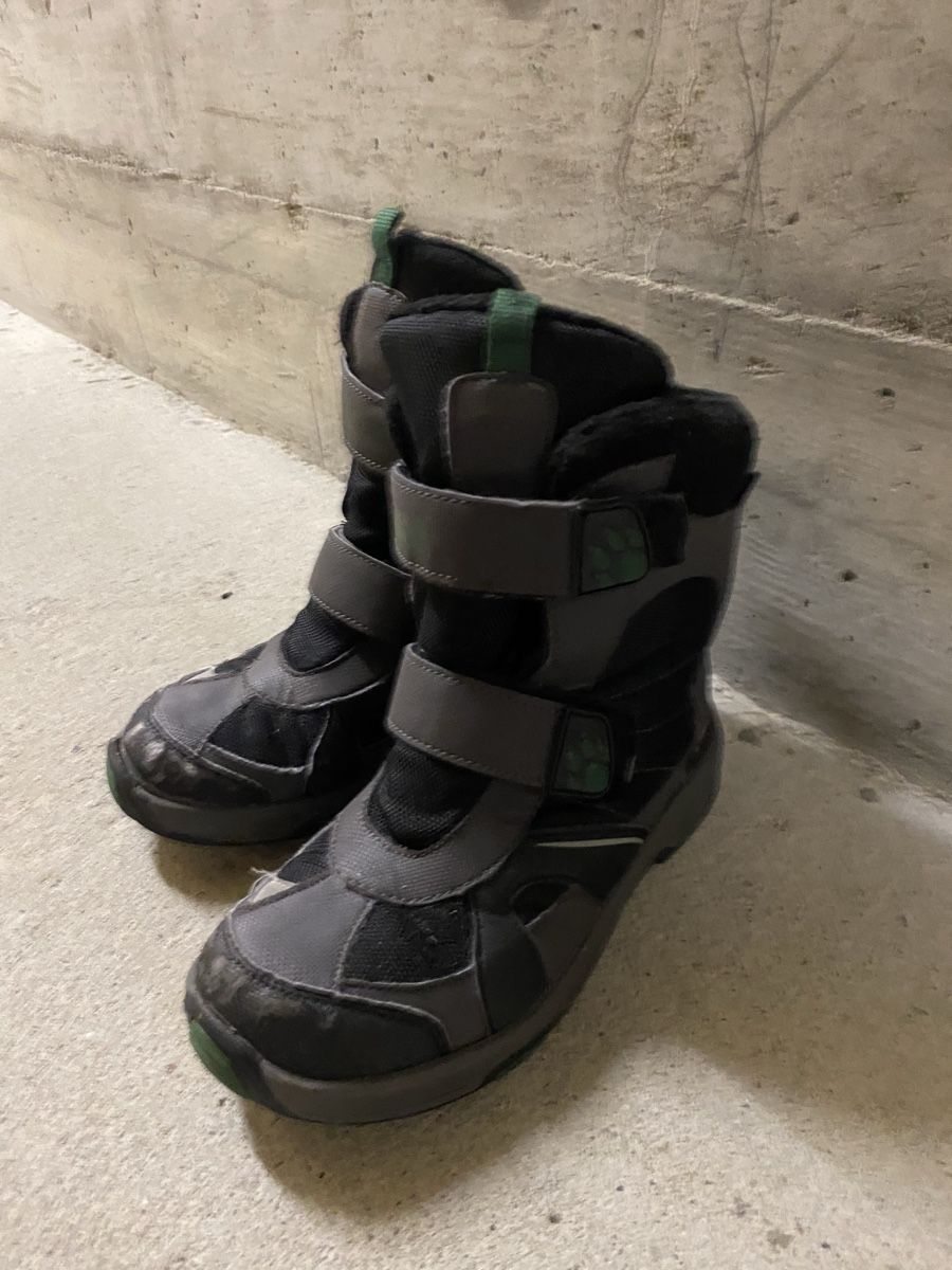 Scarpe per ragazzi: Chaussures de neige  – Usato da Onex venduto da dramirezch