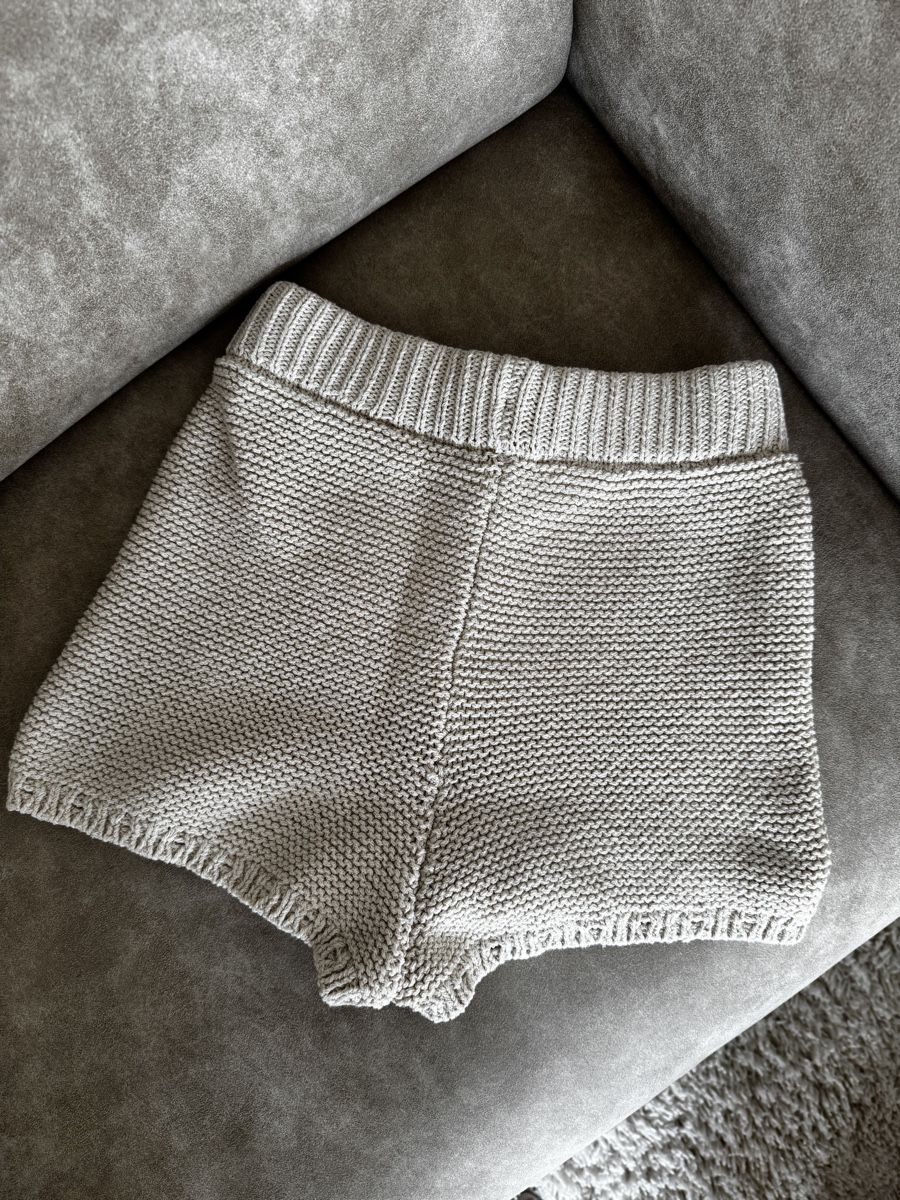 Zara Pantaloni: Zara Strickshorts in S – Usato da Effretikon venduto da elt567 2
