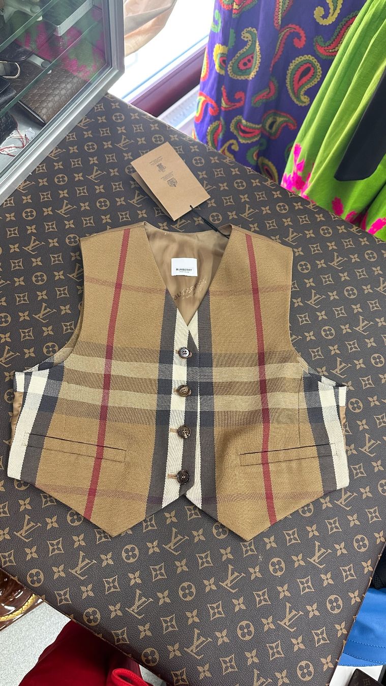 Burberry Gilet & Giacche: Burberry Veste – Nuovo e nell'imballaggio originale da Lachen SZ venduto da HelvetiaLuxury 4