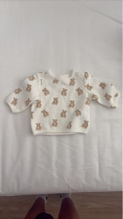 Baby sweatshirt bear pattern white size unknown
