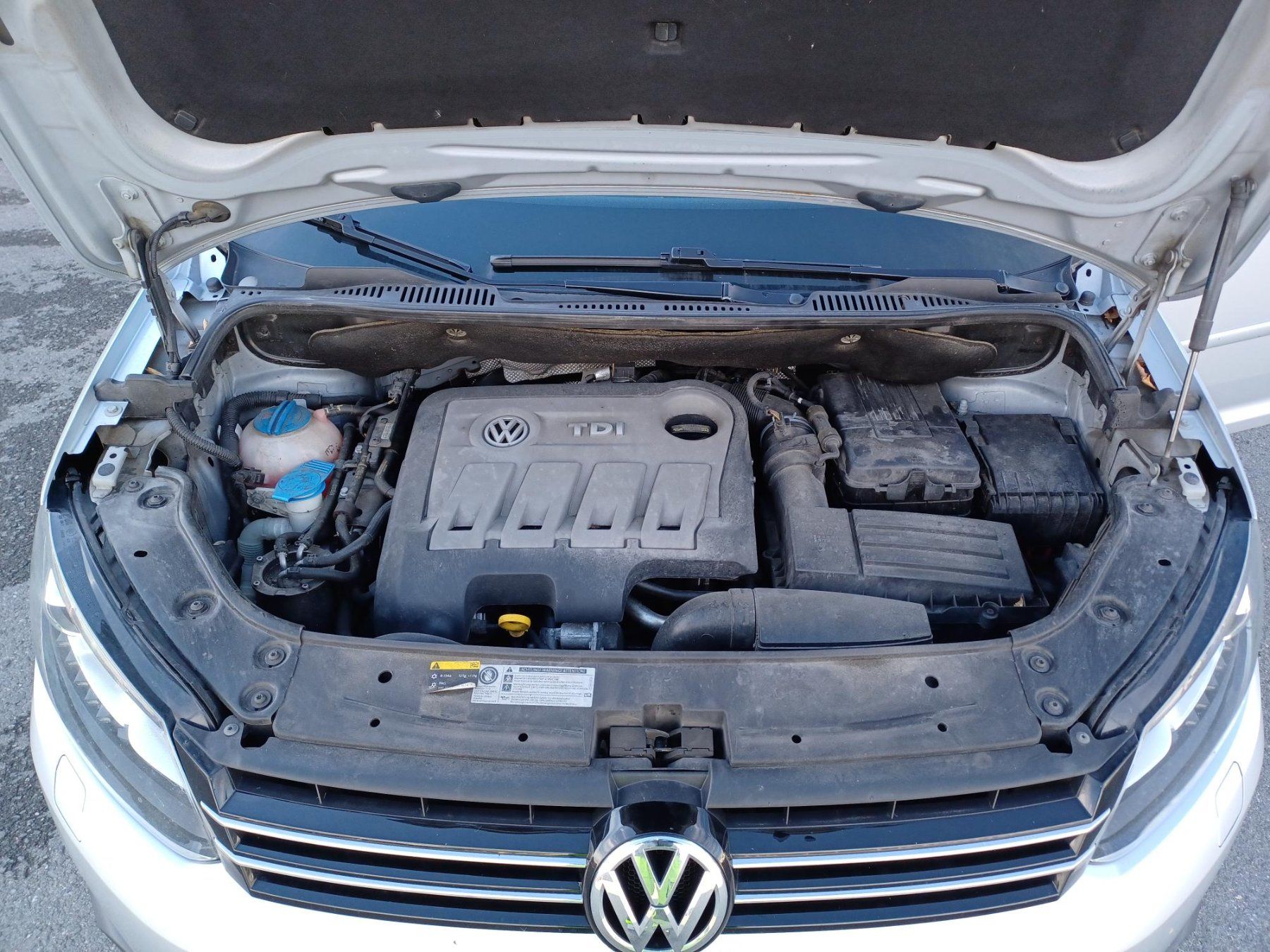 VW Autos: VW Touran 2.0 – D'occasion à Yverdon-les-Bains par  8