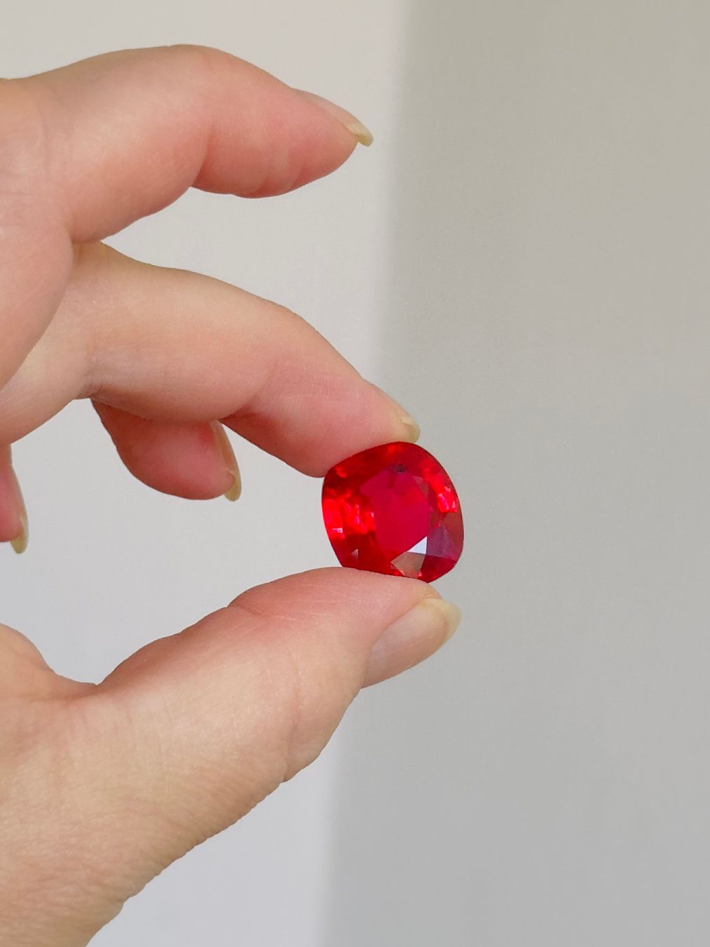 Pietre preziose: Certified 26.50 Ct – Nuovo e nell'imballaggio originale da Genève venduto da AWWA 2