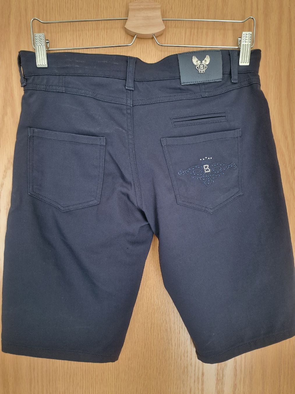 Bogner Pantaloni: Bogner Golfshorts dunkelblau – Usato da Lausen venduto da Joli-80 1