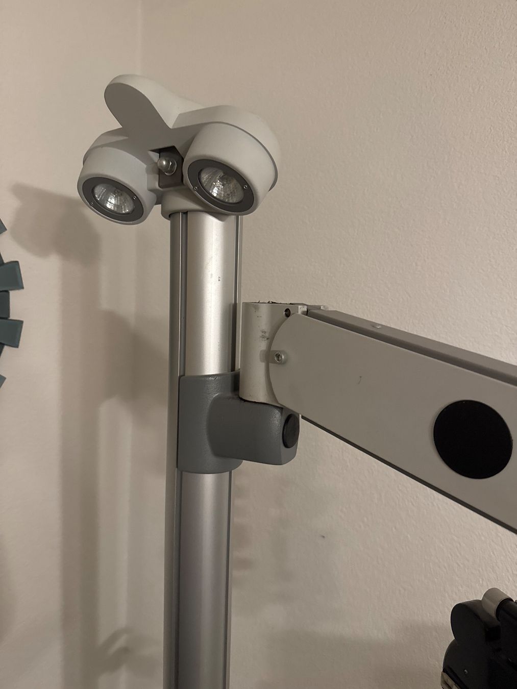 Attrezzature mediche: Refraktionseinheit mit Stuhl – Usato da Olten venduto da buj_kym9 1