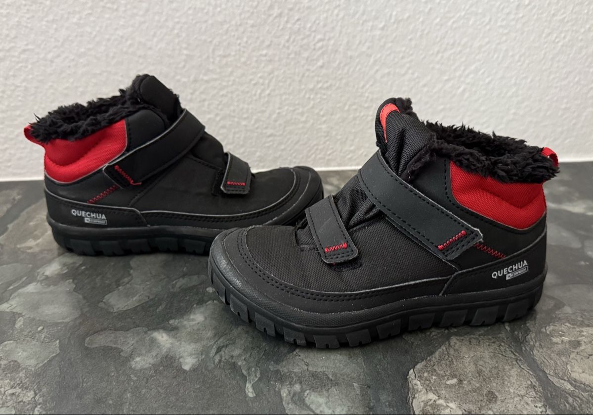 Decathlon Scarpe per ragazzi: Warme Quechua Winterschuhe, Gr. 31 – Usato da Flumenthal venduto da Krajan 3