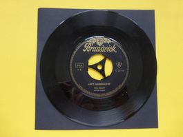 Bill Haley And His Comets – Ain't Misbehavin'