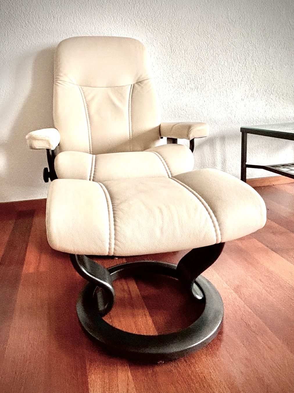 Stressless Poltrone: Stressless Consul Relaxsessel mit Hocker (Cream) – Usato da Zürich venduto da tkhs 1