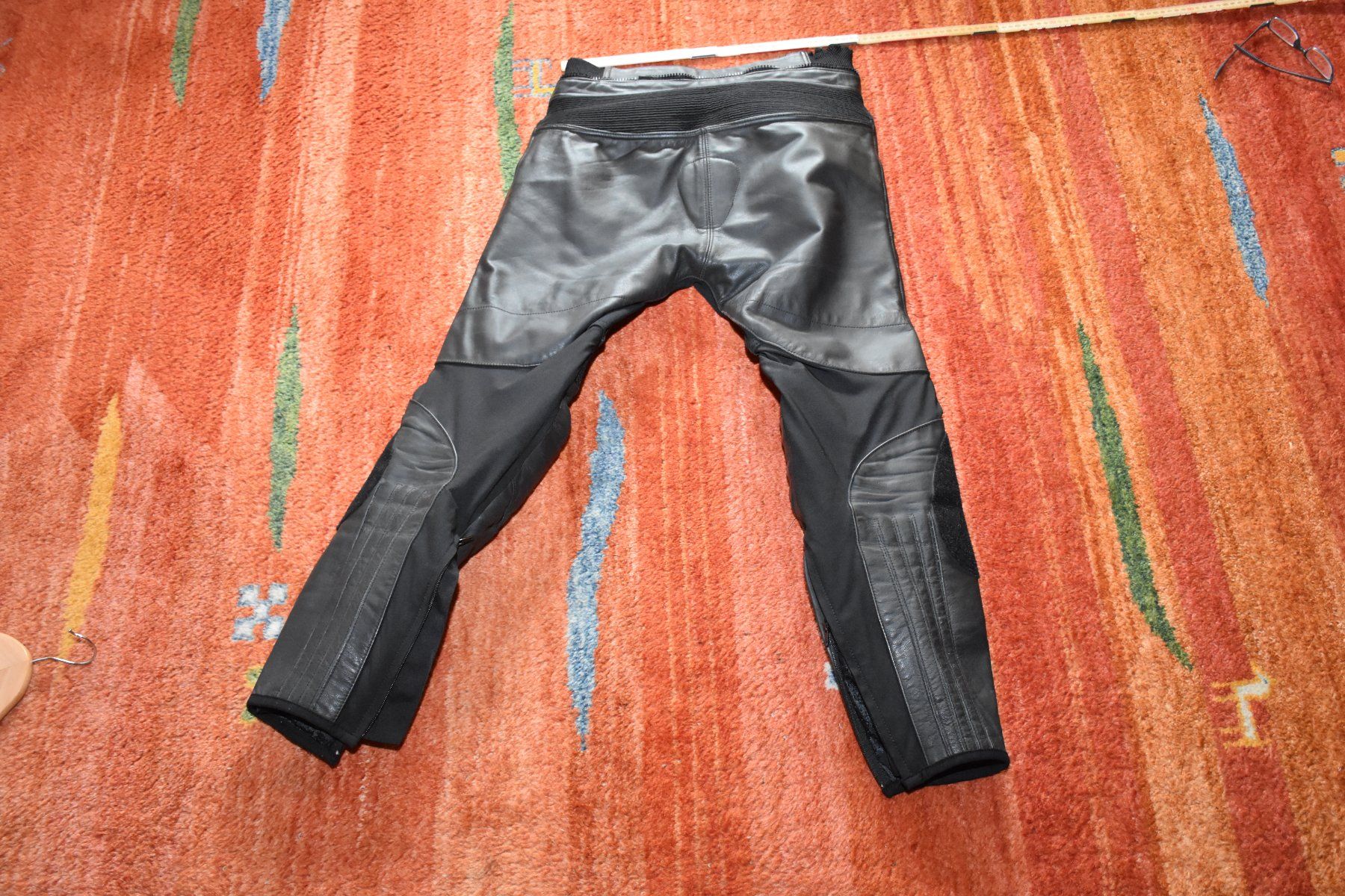 Pantaloni: MOTORRAD HOSE RICHA GRÖSSE 52 – Usato da Seuzach venduto da Ladina3 6
