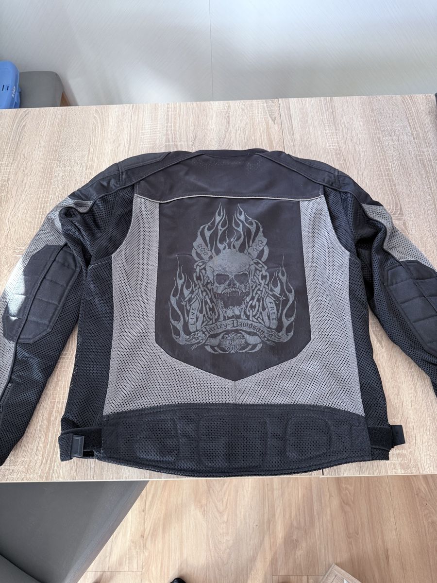 Harley-Davidson Giacche: Veste Harley Davidson – Usato da Plasselb venduto da val_6dkn 2