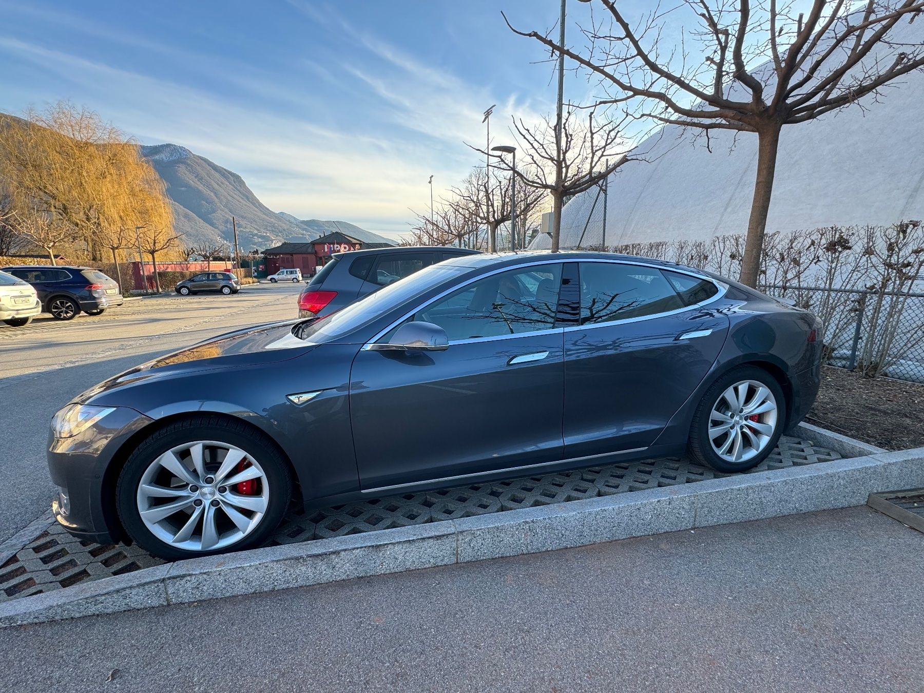 Tesla Automobili: Tesla Model S P85D – Usato da Tenero venduto da Loris-