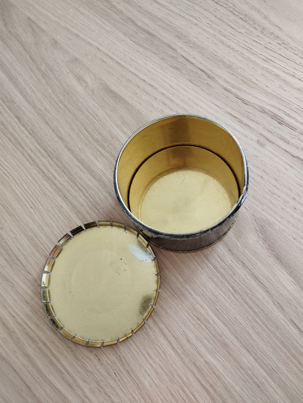 Barattoli: Jolie boîte ancienne – Usato da Villars-sur-Glâne venduto da olhu 1