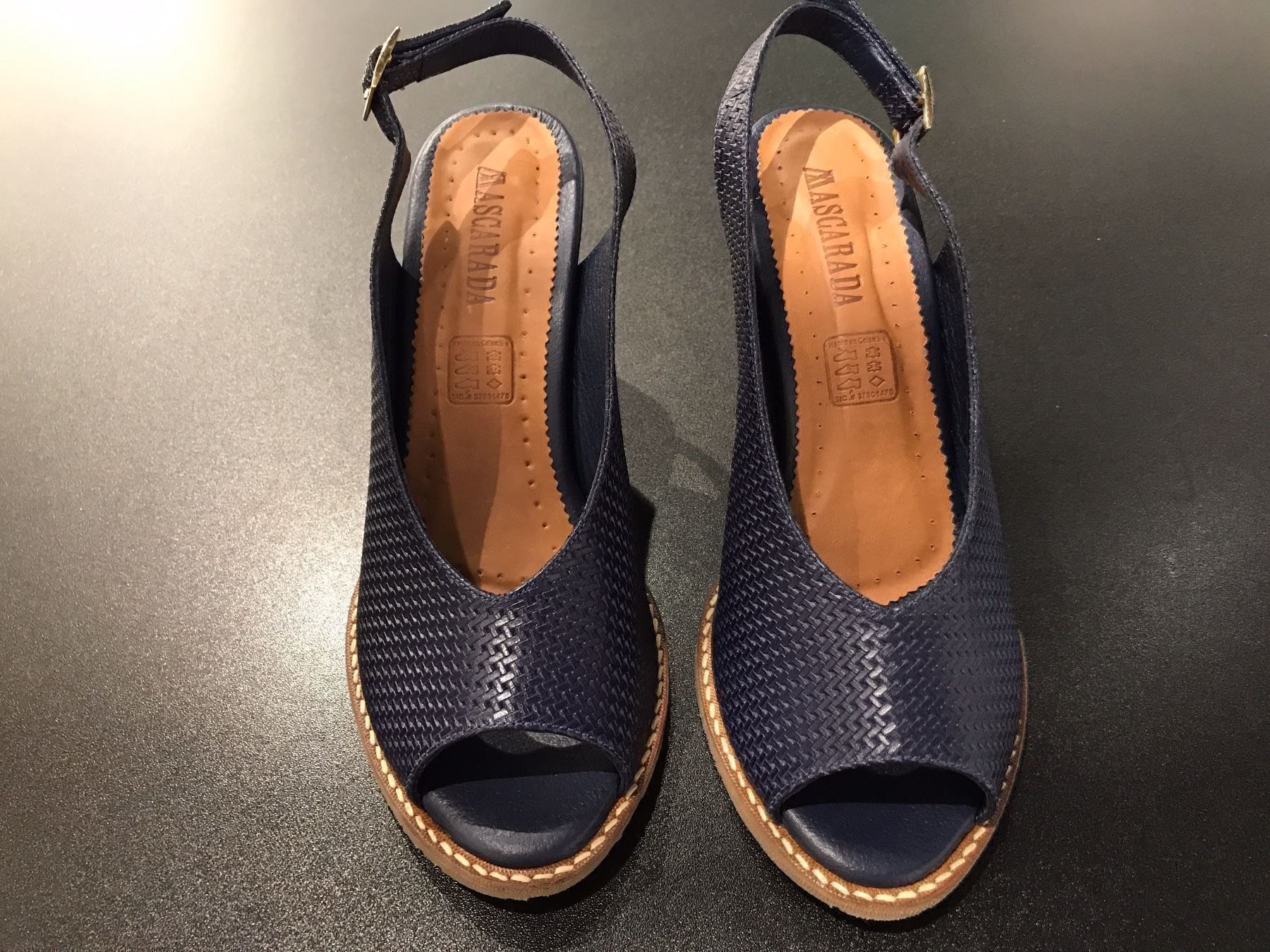 Damenschuhe: Mascarada Leder Sandaletten Grösse 38 – Neu und originalverpackt aus Rengg von Colomo 1